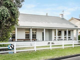 Summer Lodge-Esplanade frontage Character & charm - Victor Harbor - 0