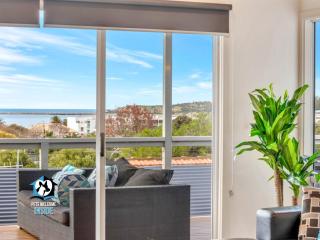 Modern Coastal with Sparkling Sea Views in Victor Harbor - Victor Harbor - 2