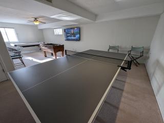 Long stays welcome! Across from trailhead,game rm! - 0