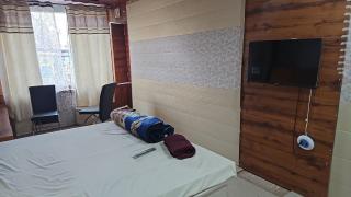 Heritage Heaven stay room gold - Varanasi - 6
