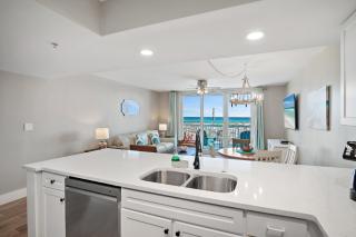 Pelican Beach Resort Destin - Destin - 1