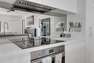 Christmas Special! Spacious 4-BR Family Oasis - Gold Coast - 6