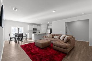 Elegant Townhouse Retreat Near Mall Of Georgia - Buford - 0