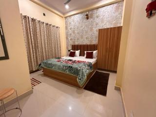 TEMPLE TOWN HOMES durgakund near assi ghat - Benares - 4