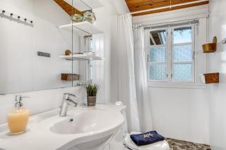 Charming little cottage - 4