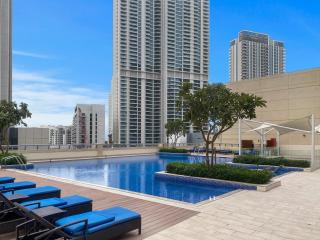 Elegant Creekside 1BR with Panoramic Views - 4