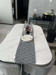 Cozy & Chic 3BR Apartment Great Location 2-10pax - Jelutong - 9