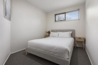 Stylish 3-Bedroom and Outdoor Grill and Pizza Oven - 1