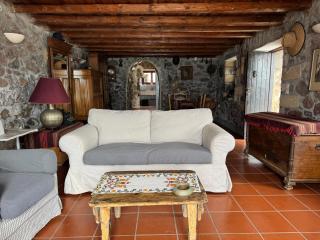 Cottage by the Sea in Vathy Methana - 1