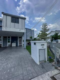 Homestay TNJ Puncak Alam - 3