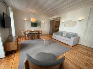 C1 Remodeld Beautiful Charming 2br Apartment - Bairro Alto - Lisbon - 9