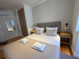 C1 Remodeld Beautiful Charming 2br Apartment - Bairro Alto - Lisbon - 1