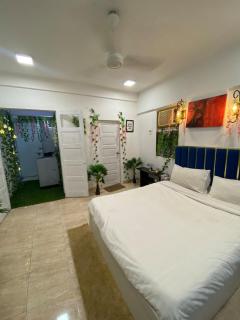 Pixiestays Forest house Juhu west Mumbai - Mumbai - 7
