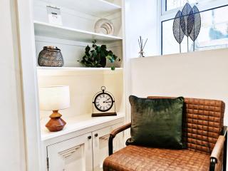 Contractor-Friendly 2-Bed Apartment - Fast WiFi and Free Overnight Parking - Exeter - 1