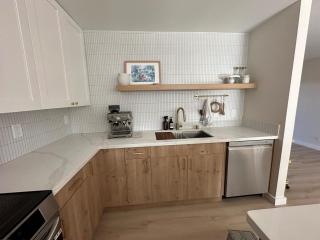 Renovated WFH with private beach access - 8