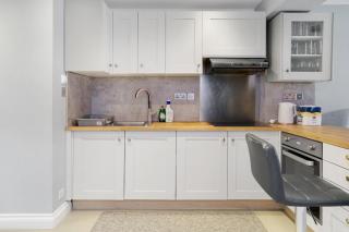7 Bedroom, 3 bathrooms, Garden, 20 mins to centre - Londra - 5