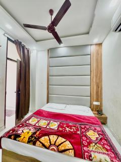 Hotel Regal railway road near state Bank of India Saharanpur - Saharanpur - 3