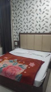 Hotel Regal railway road near state Bank of India Saharanpur - Saharanpur - 4