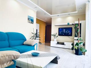 Apartments with a coffee machine in the city center, near a park and Zlata Plaza - Rivne - 0