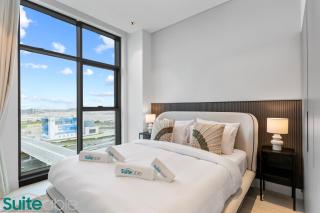 Luxe 2 Bedroom with Burj Khalifa and Canal Views - 6