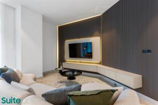 Luxe 2 Bedroom with Burj Khalifa and Canal Views - 3