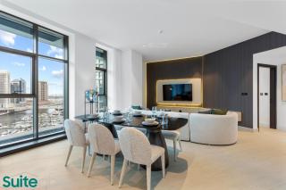 Luxe 2 Bedroom with Burj Khalifa and Canal Views - 0