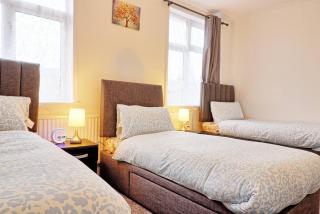 Spacious 4 Bedroom Home - Sleeps Up to 9 Guests - 5