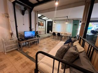 3 bedrooms 2 bathroom's - 7