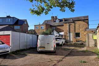 Spacious & Cozy Home - Ideal for Families & Groups - 5