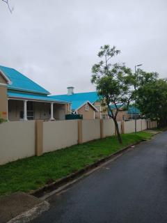 Palm Springs Holiday Beach Resort - 3