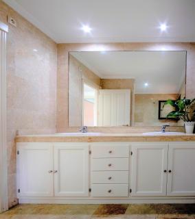 Bougainvillea Bay Estepona & Parking - Estepona - 1