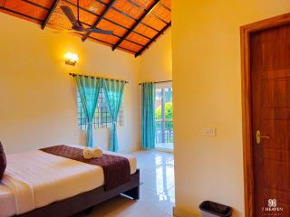 7 Heaven Villas & Resorts - Chikmagalūr - 3