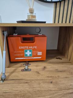 Luxsuite Still und Komfort 2 Balkon Elektrogrill Tischfussball TV-75 Zoll - 5