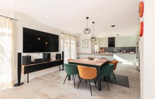 Pet Friendly Home In Zagvozd With Sauna - 9