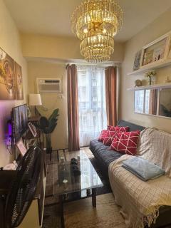 Cozy Family Condo near Manila Airport with Netflix Pool Rouzelea Nest - Manila - 8