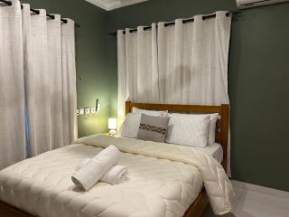 Escape to Luxury, HVillage - 7