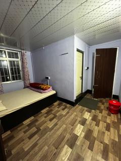 Sampang Hotel and Restaurant - 8