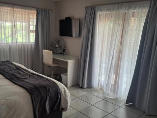 Dolphin View Guesthouse - Jeffreysbaai - 2
