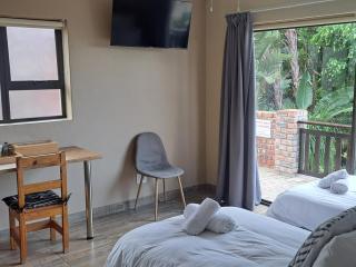 Dolphin View Guesthouse - Jeffreysbaai - 5