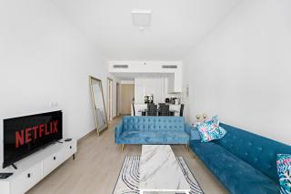 VayK - Cozy 1BR Apartment in JVC - 0