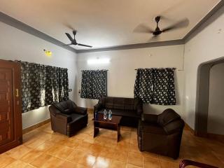 Madura Homestay - Gorgeous Home with 2BHK 5 minutes from NH44 - Madurai - 0