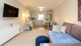 Modern And Cozy Apex Apartment - 5