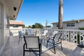 Beach Bliss Family Fun Beach Home big Terrace walk 2 beach pets ok - Deerfield Beach - 3