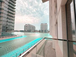 Luxury 1BR with Aquatic View, District One - 3