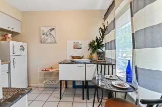 Sunny Beach Studio walk to beach - 5