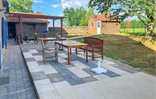 Beautiful Home In Pressigny With Wifi - 9