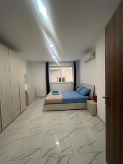 Sliema 2BDR Apartment Just Off Seafront - 5
