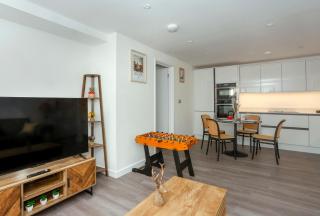 Stylish Seaside Stay - Spacious Ramsgate Apartment - New Build, Underfloor Heating, Perfect Location - 3