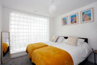 Stylish Seaside Stay - Spacious Ramsgate Apartment - New Build, Underfloor Heating, Perfect Location - 9