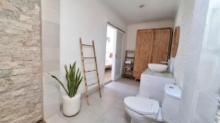 prama1 step away from cafes - Canggu - 1